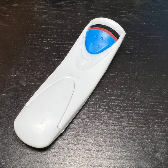 Electric Eyelash Curler - Picture 2 of 2